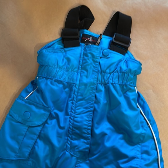 Blue Snow Pants Adjustable Elastic Shoulders, Zipper & Snap closure 18M 26lbs - Picture 6 of 9